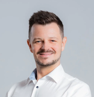 Headshot of Rene Klose